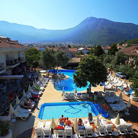 Hotel Pinehill & 3*