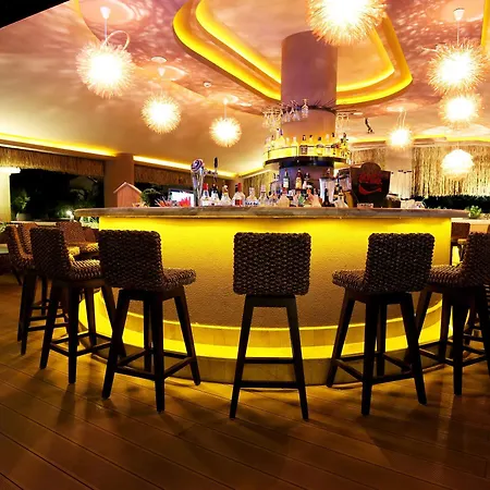 Pinehill & Hotel