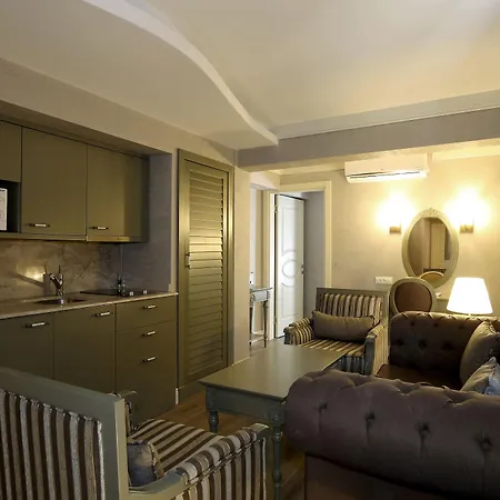 Pinehill Hotel&suites