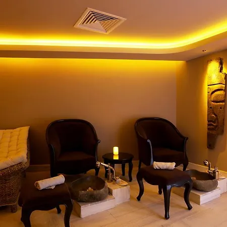 Pinehill Hotel&suites