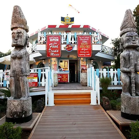 Pinehill Hotel&suites 3*