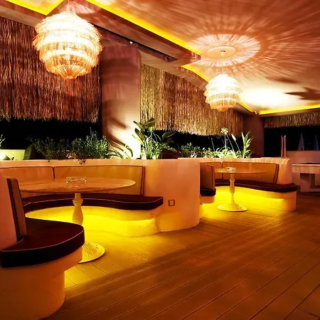 Pinehill Hotel&suites
