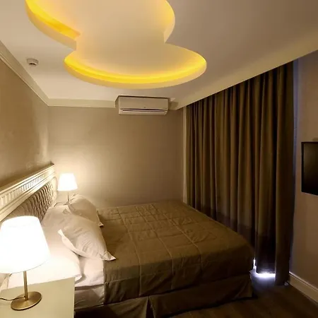 Pinehill Hotel&suites Hotel