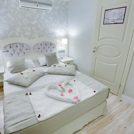 Pinehill Hotel&suites