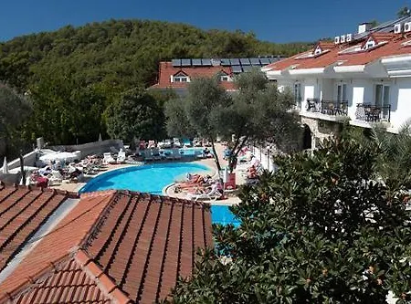 Pinehill Hotel&suites