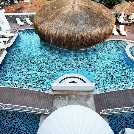 Pinehill Hotel&suites Hotel