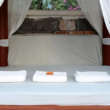 Pinehill Hotel&suites